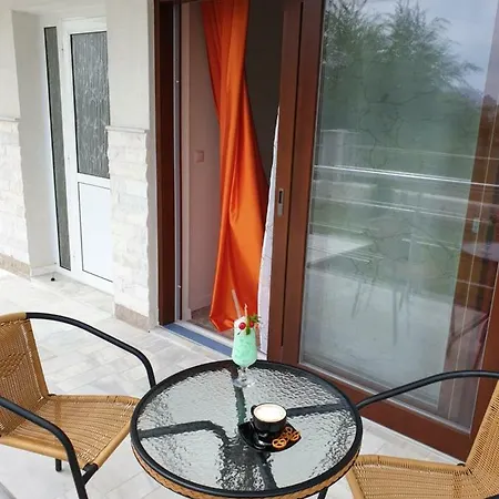 Emerald Hills Aparthotel *